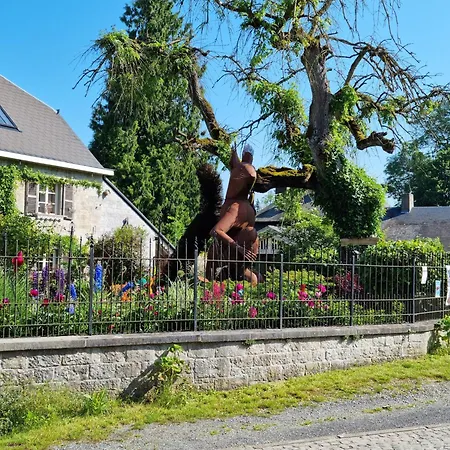 Spacious In Somme-leuze * Heure