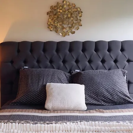 Spacious In Somme-leuze *