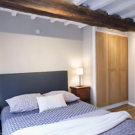 Spacious In Somme-leuze Hébergement de vacances *