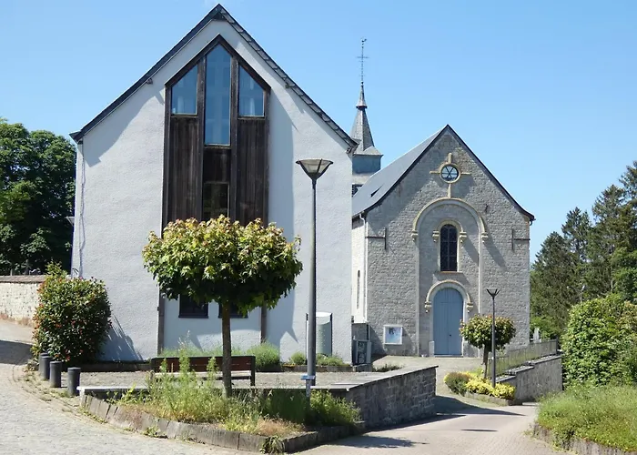 Дом отдыха Spacious In Somme-leuze Heure