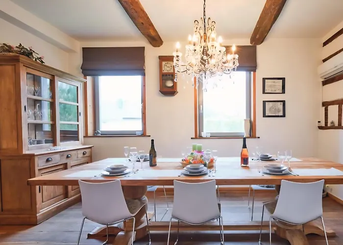 Дом отдыха Spacious In Somme-leuze