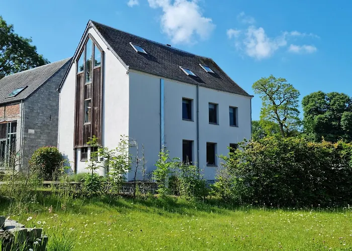 Дом отдыха Spacious In Somme-leuze *