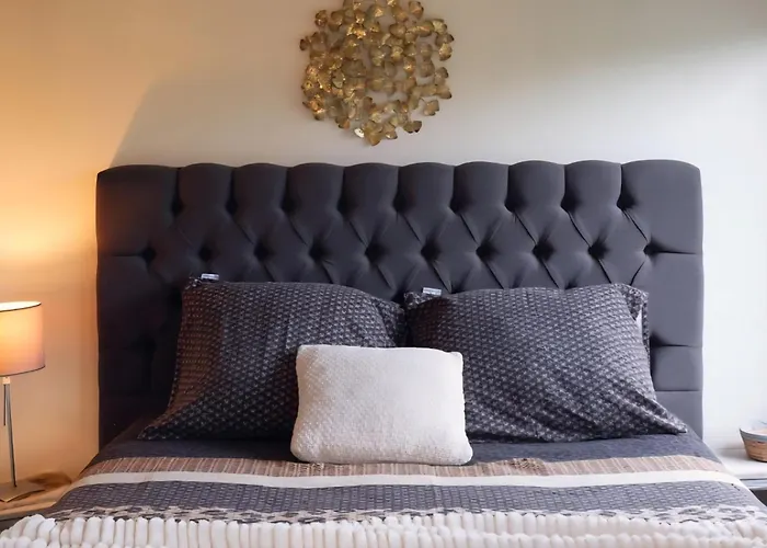 Spacious In Somme-leuze *