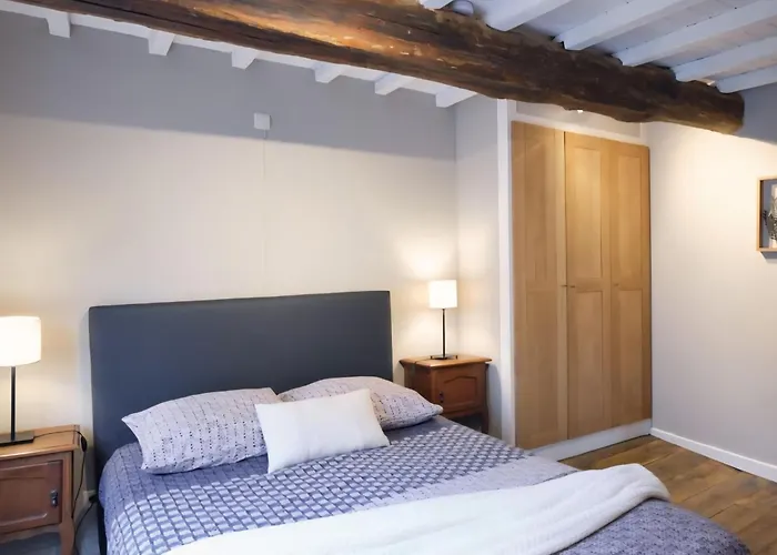 Spacious In Somme-leuze Дом отдыха *