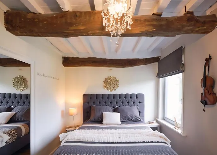 Spacious In Somme-leuze Casa de Férias