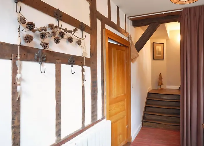 Spacious In Somme-leuze Heure